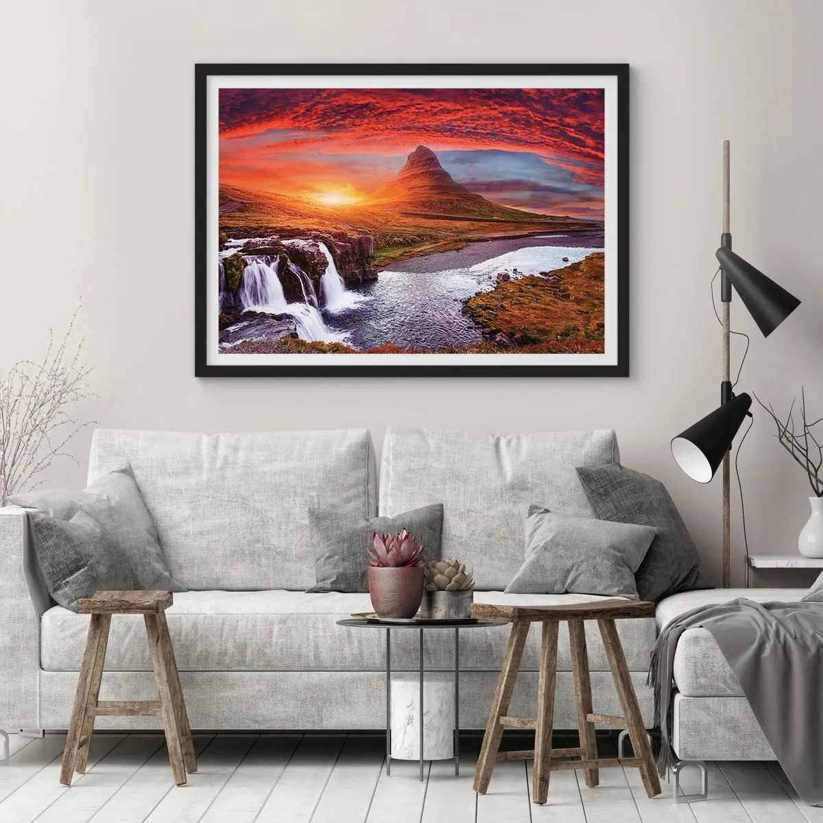 Poster in einem schwarzem Rahmen - Berglandschaft mit Wasserfall bei Sonnenuntergang - 100x70cm - Ein Blick auf Mittelerde - Moderne Wanddekoration für Wohnzimmer und Schlafzimmer ARTTOR