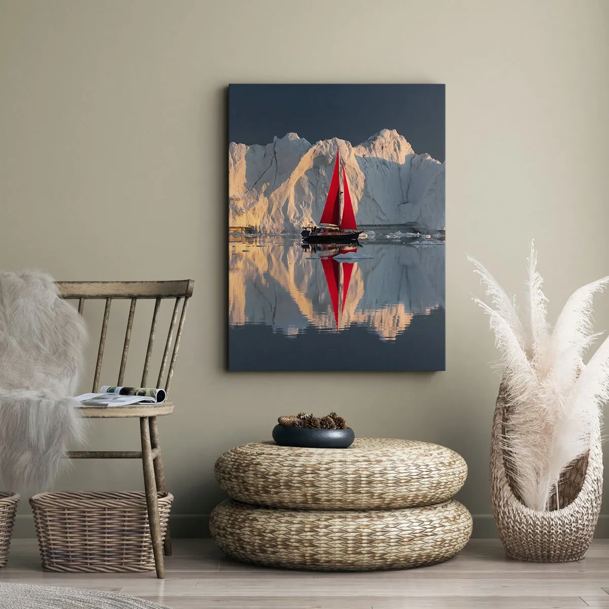 Bild auf Leinwand - Leinwandbild - Ein Segelboot mit rotem Segel vor der Kulisse eines Gletschers - 50x70cm - Am Rande der Welt - Moderne Wanddekoration für Wohnzimmer und Schlafzimmer ARTTOR