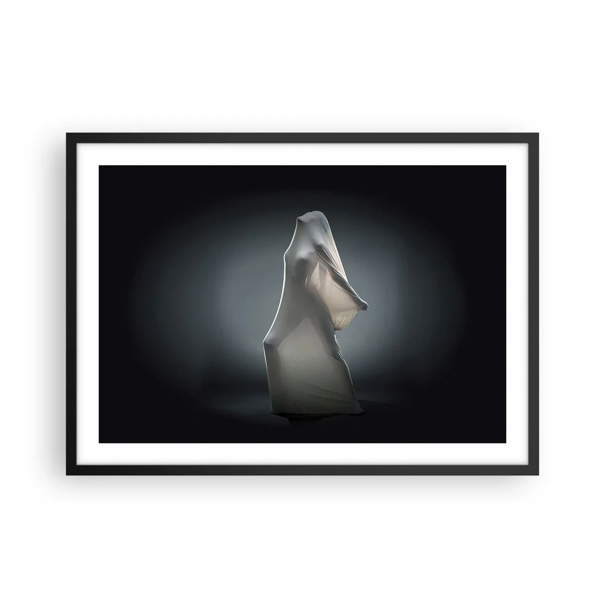 Poster in einem schwarzem Rahmen - Eine Figur aus weißem Stoff auf dunklem Hintergrund - 70x50cm - Versteckte Wünsche - Moderne Wanddekoration für Wohnzimmer und Schlafzimmer ARTTOR