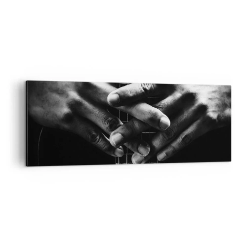 Bild auf Leinwand - Leinwandbild - Hände auf einer Gitarre in einem monochromen Ton gefaltet - 140x50cm - Gebet des Künstlers - Moderne Wanddekoration für Wohnzimmer und Schlafzimmer ARTTOR
