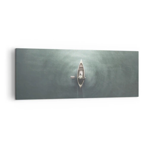Bild auf Leinwand - Leinwandbild - Ein einsames Boot auf ruhigem Wasser in minimalistischer Umgebung - 140x50cm - Durch den Mondsee - Moderne Wanddekoration für Wohnzimmer und Schlafzimmer ARTTOR