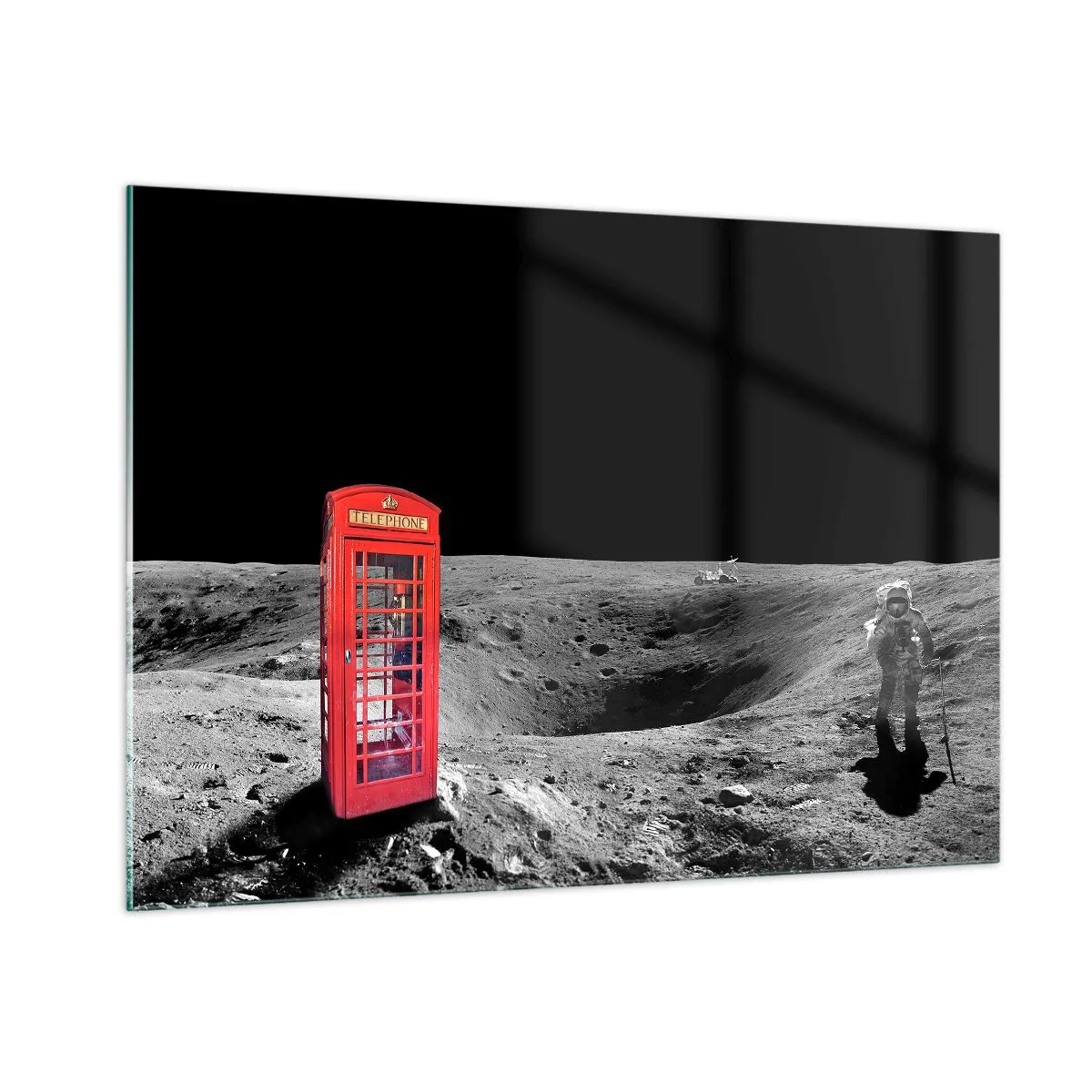 Glasbild - Bild auf glas - Eine rote Telefonzelle auf der Mondoberfläche mit einem Astronauten - 100x70cm - Ein kosmischer Witz - Moderne Wanddekoration für Wohnzimmer und Schlafzimmer ARTTOR