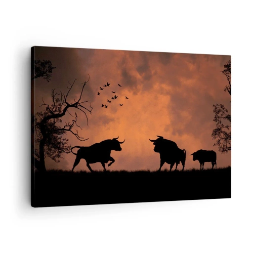 Bild auf Leinwand - Leinwandbild - Silhouetten von Stieren vor einem orangefarbenen Himmel bei Sonnenuntergang - 70x50cm - Ein dramatisches Naturschauspiel - Moderne Wanddekoration für Wohnzimmer und Schlafzimmer ARTTOR