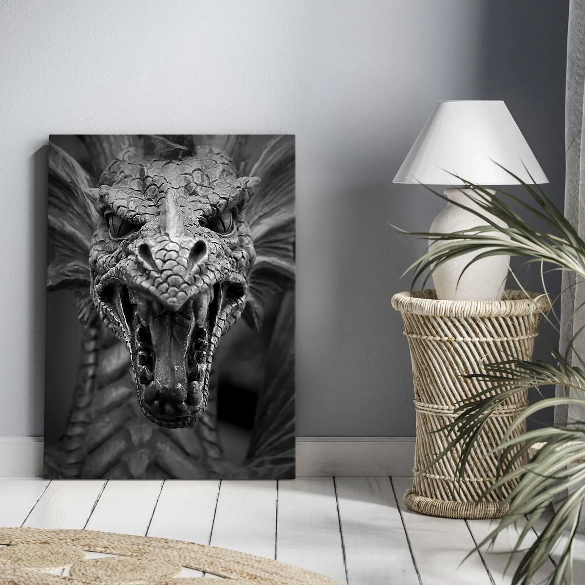 Bild auf Leinwand - Leinwandbild - Ein bedrohlicher Drachenkopf in Schwarz-Weiß mit ausdrucksstarken Details. - 50x70cm - Ein märchenhafter Drache in Grau - Moderne Wanddekoration für Wohnzimmer und Schlafzimmer ARTTOR