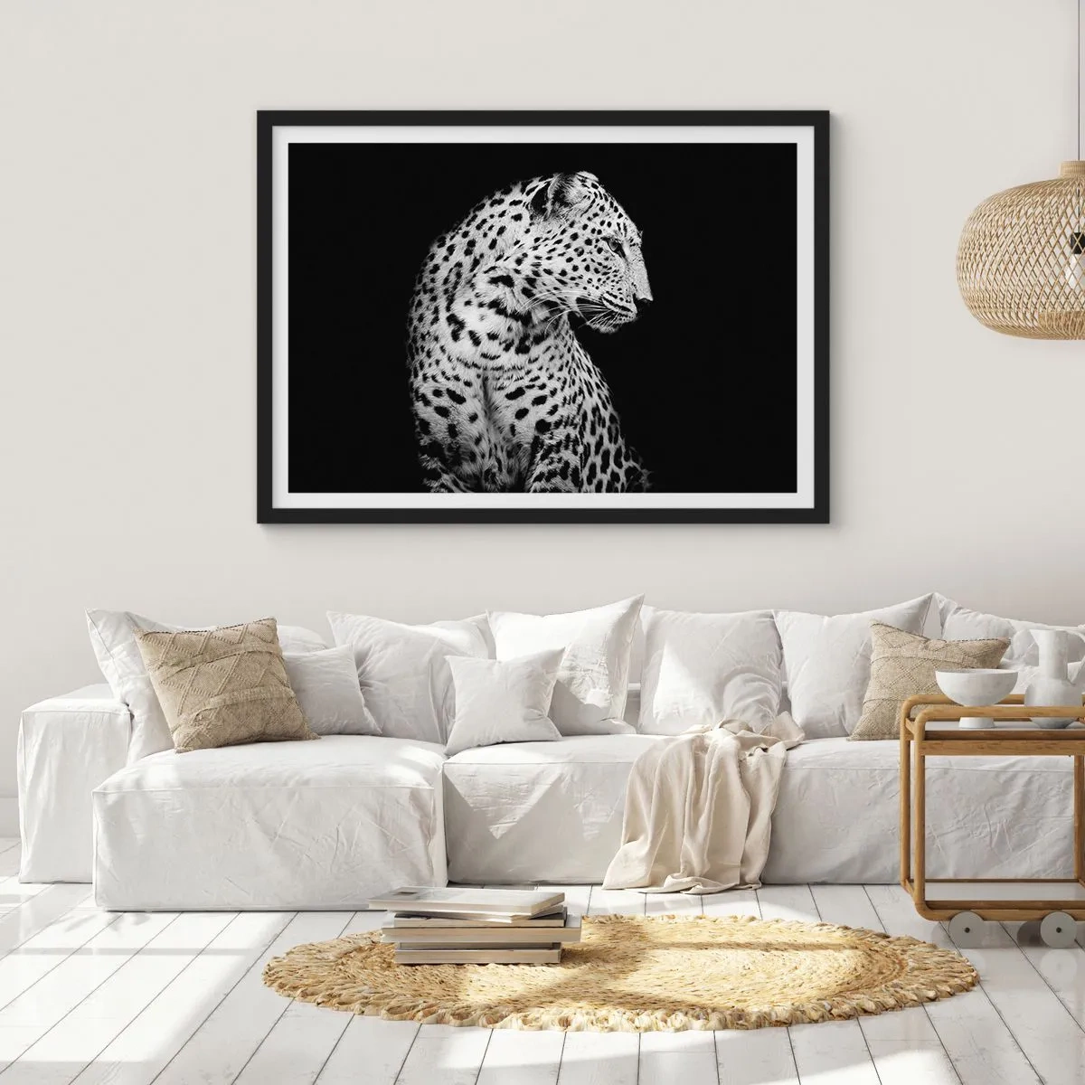 Poster in einem schwarzem Rahmen - Schwarz-Weiß-Bild eines Leoparden auf schwarzem Hintergrund - 100x70cm - Rechtes Profil perfekt! - Moderne Wanddekoration für Wohnzimmer und Schlafzimmer ARTTOR