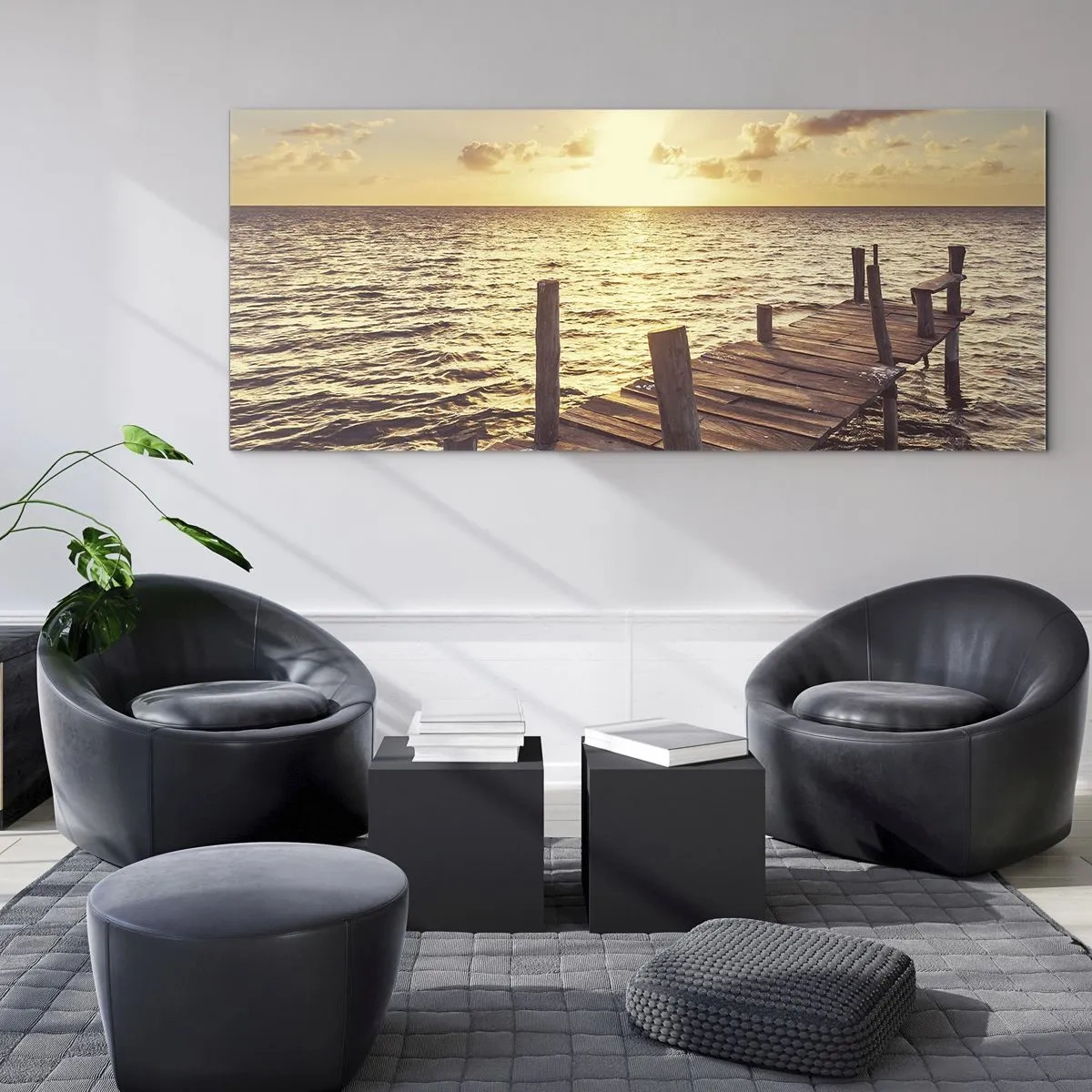 Glasbild - Bild auf glas - Ein Holzsteg führt in Richtung Sonnenuntergang - 120x50cm - Das goldene Land der Sanftmut - Moderne Wanddekoration für Wohnzimmer und Schlafzimmer ARTTOR