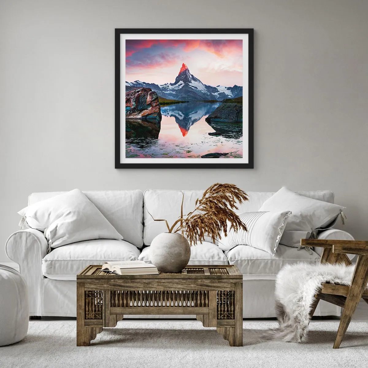 Poster in einem schwarzem Rahmen - Das Herz der Berge ist heiß - 30x30 cm