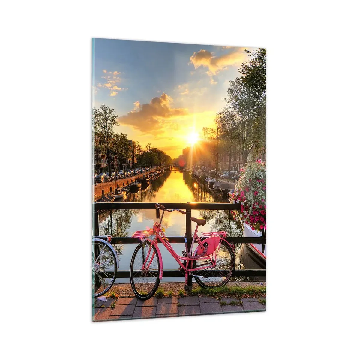 Glasbild - Bild auf glas - Fahrräder auf einer Brücke im Schein der untergehenden Sonne - 80x120cm - Frühlingsmorgen in Amsterdam - Moderne Wanddekoration für Wohnzimmer und Schlafzimmer ARTTOR