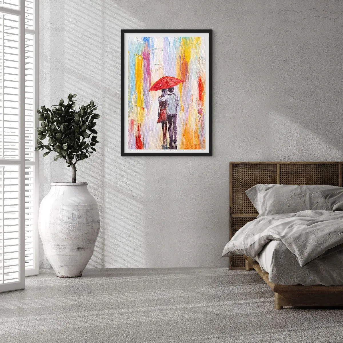 Poster in einem schwarzem Rahmen - Eine romantische Szene mit einem Paar unter einem roten Regenschirm vor der Kulisse einer Stadt. - 50x70cm - Lass es weiter regnen - Moderne Wanddekoration für Wohnzimmer und Schlafzimmer ARTTOR