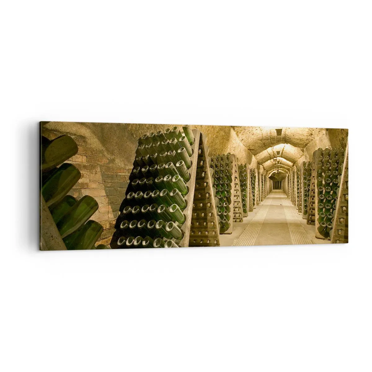 Bild auf Leinwand - Leinwandbild - Ein Weinberg mit einem Keller voller Weinflaschen, die auf Holzregalen ausgestellt sind. - 140x50cm - Die Geburt des Geschmacks - Moderne Wanddekoration für Wohnzimmer und Schlafzimmer ARTTOR