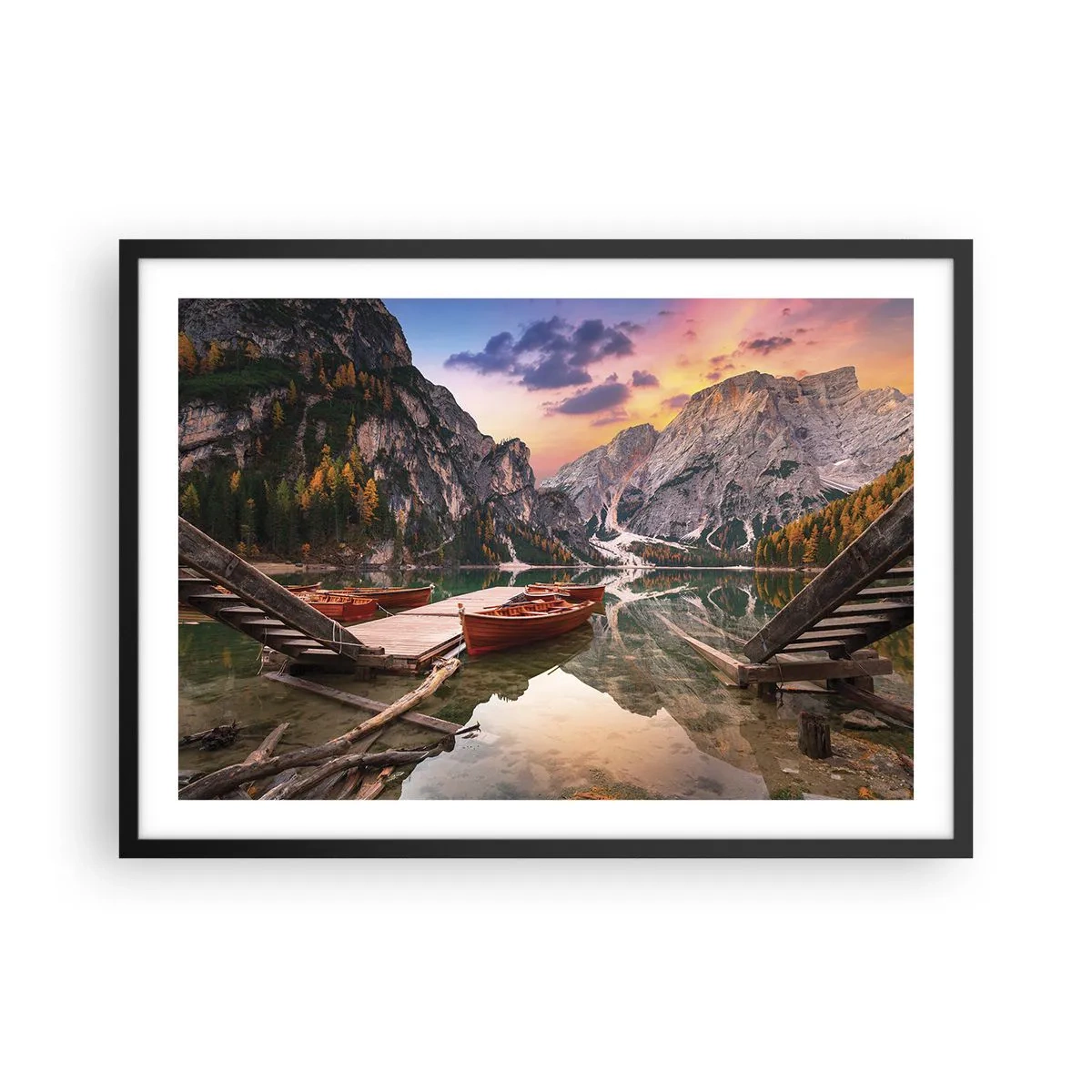 Poster in einem schwarzem Rahmen - Bergsee mit Booten bei Sonnenuntergang - 70x50cm - Versprechen des Tages - Moderne Wanddekoration für Wohnzimmer und Schlafzimmer ARTTOR