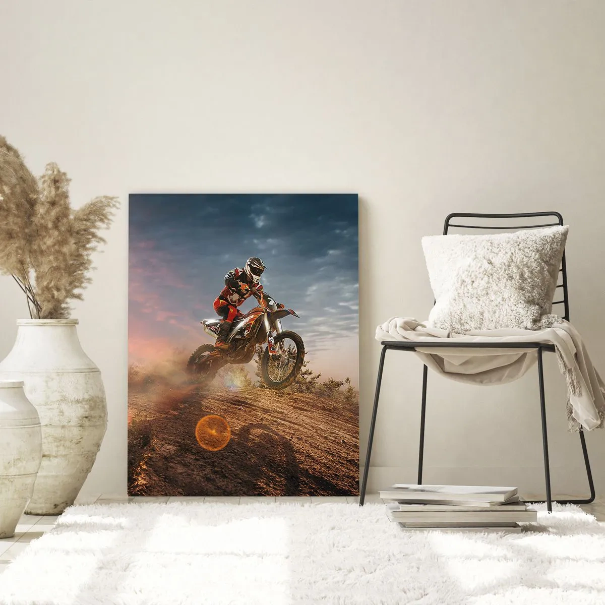 Glasbild - Bild auf glas - Motorradfahrer in der Wüste in dynamischer Umgebung - 50x70cm - Für den Sieg - Moderne Wanddekoration für Wohnzimmer und Schlafzimmer ARTTOR
