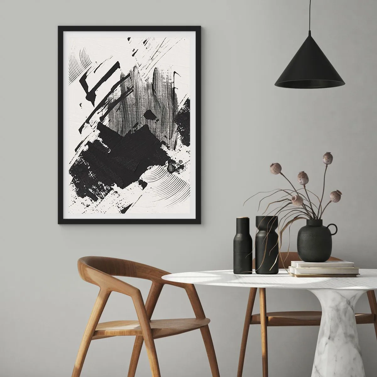 Poster in einem schwarzem Rahmen - Abstrakte schwarz-weiße Pinselstriche - 50x70cm - Abstraktion – Ausdruck von Schwarz - Moderne Wanddekoration für Wohnzimmer und Schlafzimmer ARTTOR