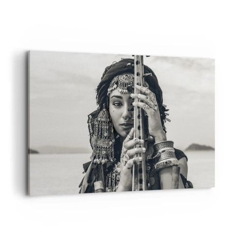 Bild auf Leinwand - Leinwandbild - Porträt einer Frau mit ethnischem Schmuck, die ein Instrument in der Hand hält - 120x80cm - Die Musik des Orients selbst - Moderne Wanddekoration für Wohnzimmer und Schlafzimmer ARTTOR