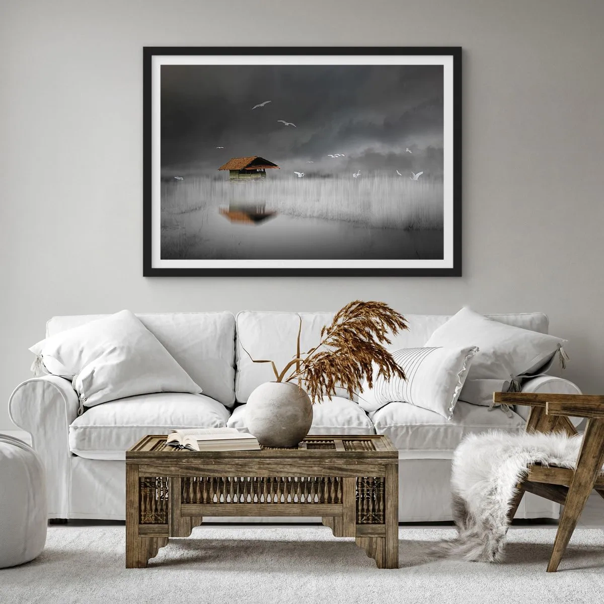 Poster in einem schwarzem Rahmen - Ein einsames Häuschen am Wasser, umgeben von Nebel und Vögeln - 100x70cm - Schutz vor Regen - Moderne Wanddekoration für Wohnzimmer und Schlafzimmer ARTTOR