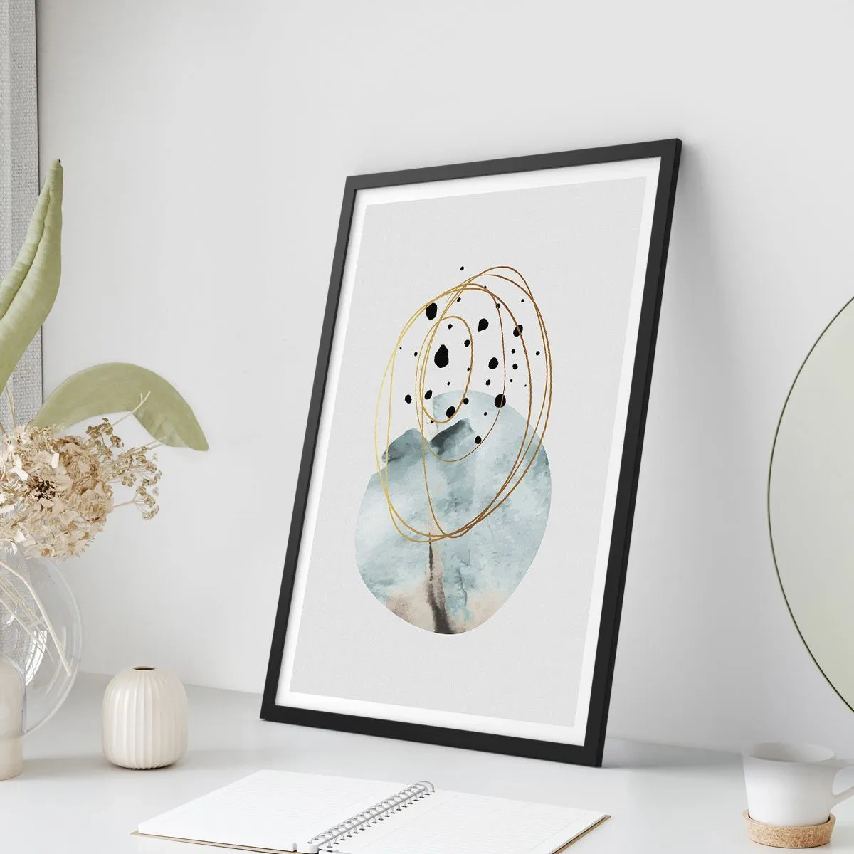 Poster in einem schwarzem Rahmen - Vom Weltraum umarmt - 61x91 cm