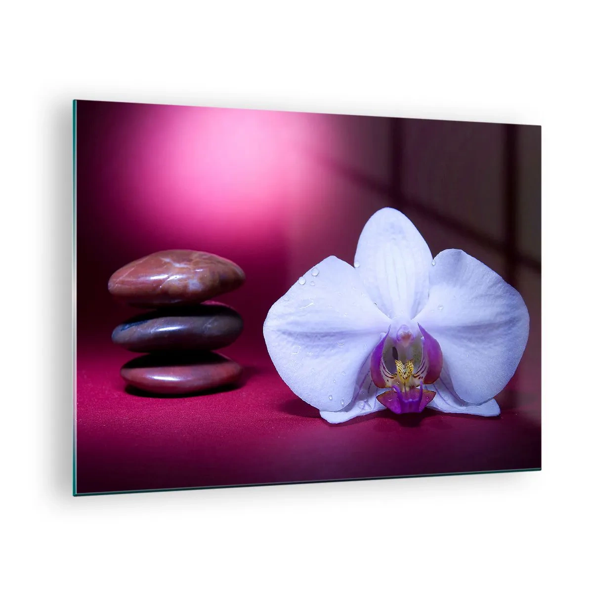 Glasbild - Bild auf glas - Weiße Orchidee und Steine vor einem Hintergrund aus violettem Licht - 70x50cm - Eine Studie der Frische in Lila - Moderne Wanddekoration für Wohnzimmer und Schlafzimmer ARTTOR