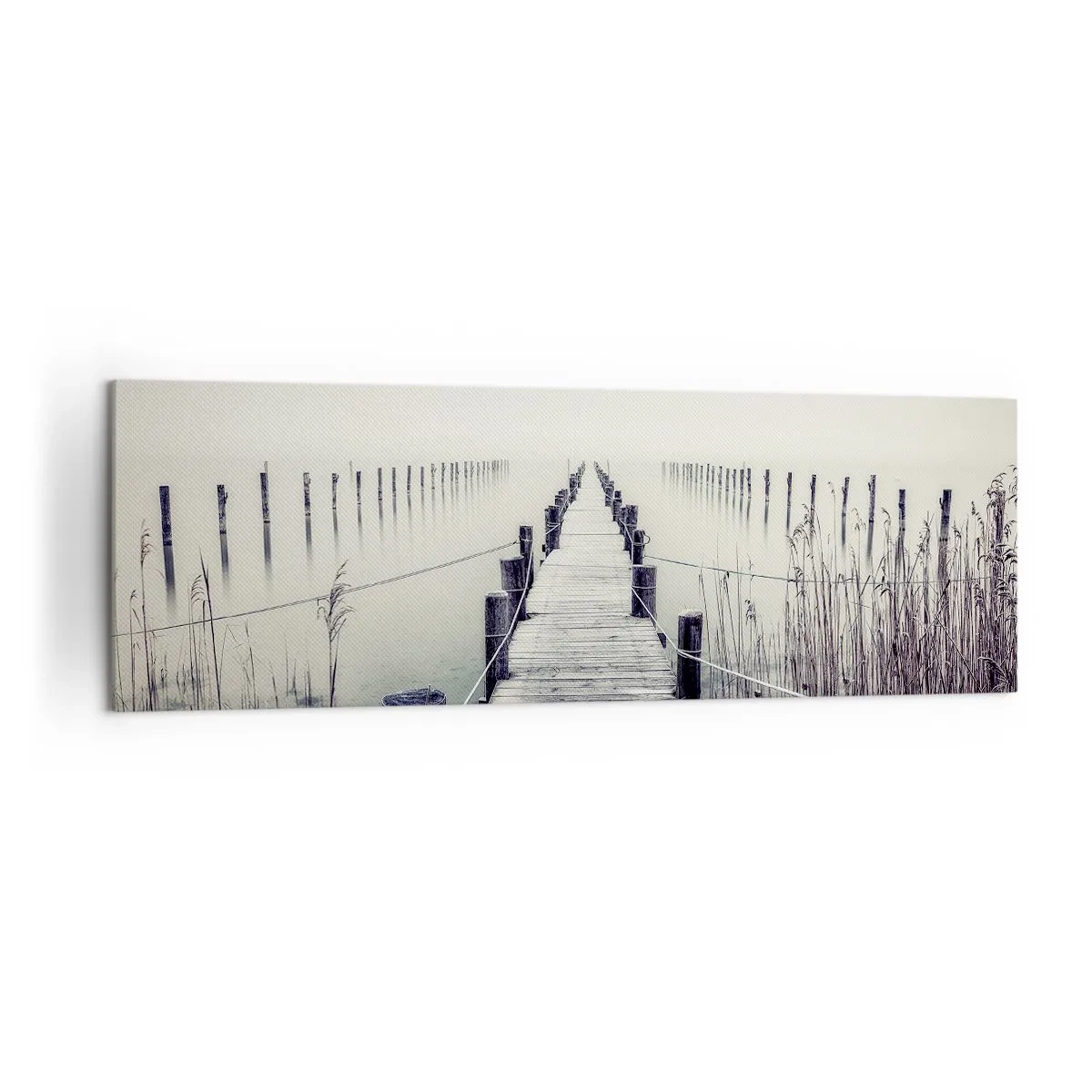 Bild auf Leinwand - Leinwandbild - Eine Holzbrücke, die in einen nebligen Raum führt - 160x50cm - Tauchen Sie in Ruhe ein - Moderne Wanddekoration für Wohnzimmer und Schlafzimmer ARTTOR
