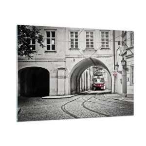 Glasbild - Bild auf glas - Schwarz-weiße Straßenbahn in einer alten Straße - 100x70cm - Durch das Stadtlabyrinth - Moderne Wanddekoration für Wohnzimmer und Schlafzimmer ARTTOR