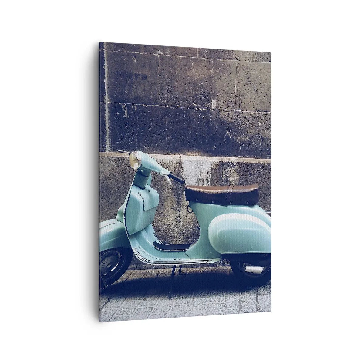 Bild auf Leinwand - Leinwandbild - Ein Retro-Roller, der an einer Steinmauer geparkt ist - 70x100cm - Unvergessliche Atmosphäre - Moderne Wanddekoration für Wohnzimmer und Schlafzimmer ARTTOR