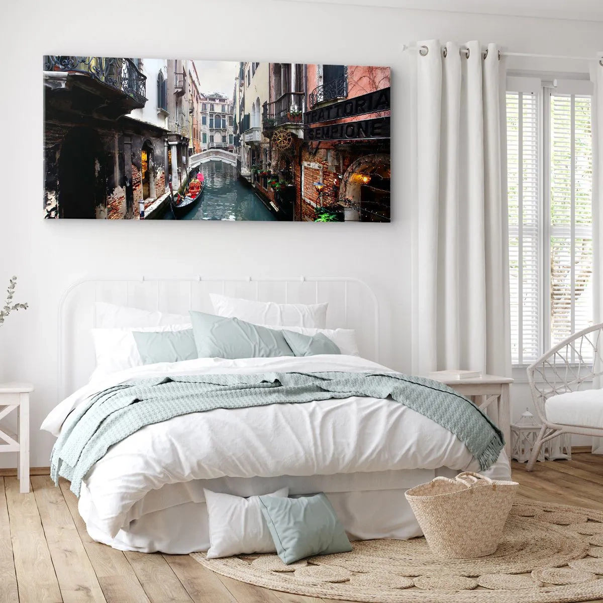Bild auf Leinwand - Leinwandbild - Ein Kanal in Venedig mit einer Gondel und historischen Gebäuden - 160x50cm - Venezianische Landschaft mit Gondel und Brücke - Moderne Wanddekoration für Wohnzimmer und Schlafzimmer ARTTOR
