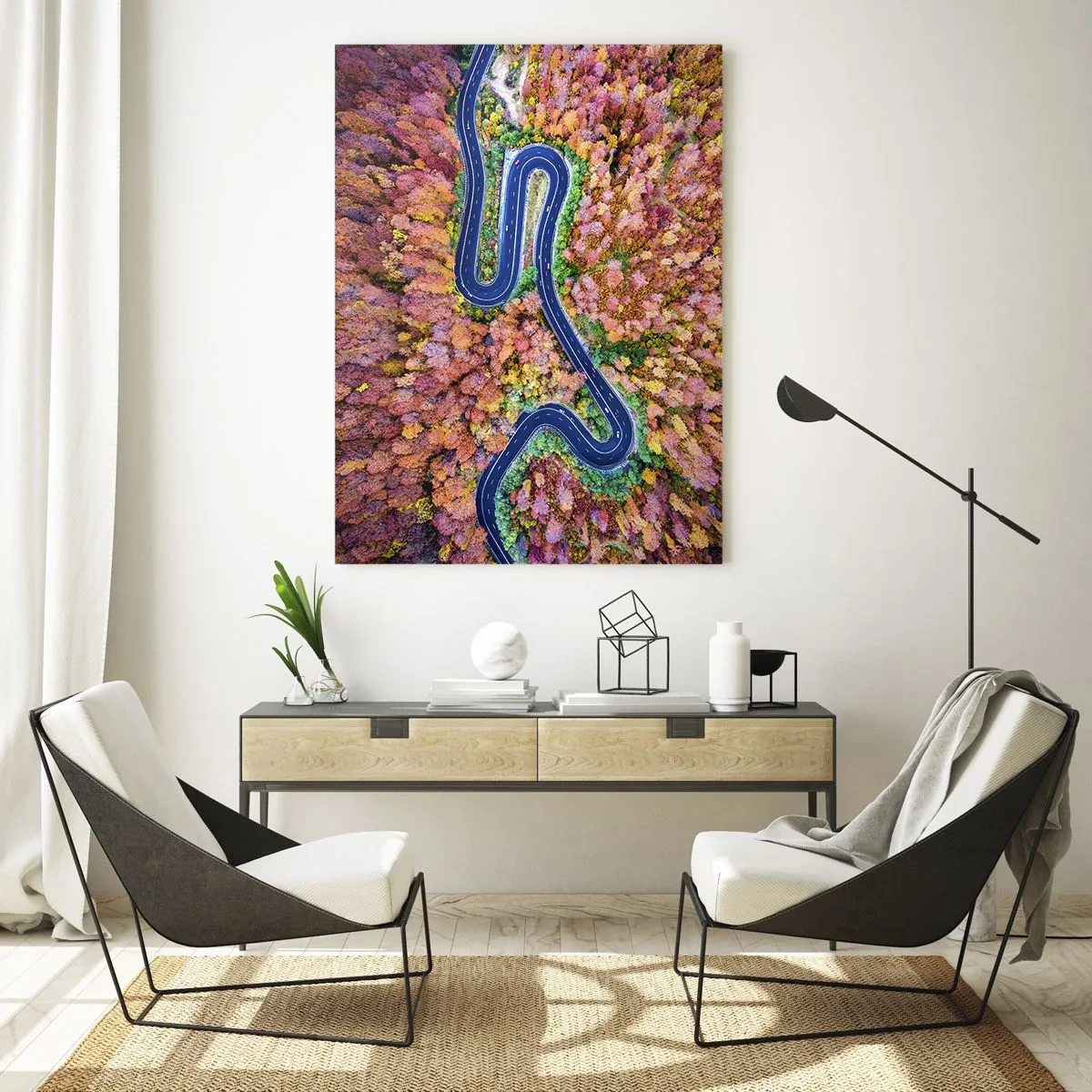 Glasbild - Bild auf glas - Eine Vogelperspektive auf eine kurvenreiche Straße zwischen bunten Herbstbäumen - 50x70cm - Kurvenreicher Weg durch den Wald - Moderne Wanddekoration für Wohnzimmer und Schlafzimmer ARTTOR