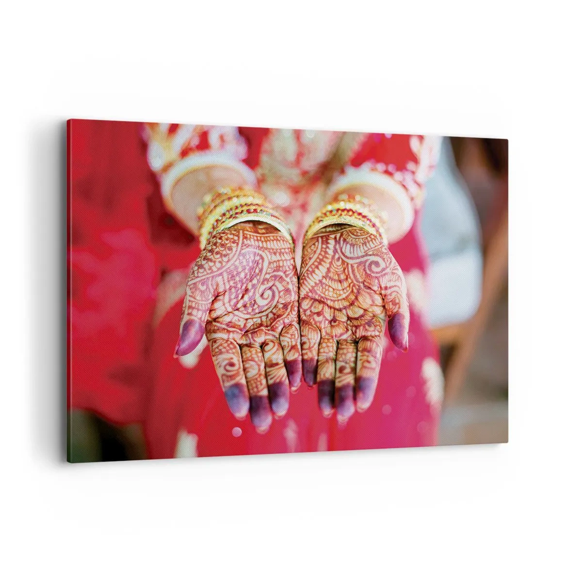 Bild auf Leinwand - Leinwandbild - Mit Henna verzierte Hände vor dem Hintergrund eines roten Kleides - 100x70cm - Bereit, das Glück zu fangen? - Moderne Wanddekoration für Wohnzimmer und Schlafzimmer ARTTOR
