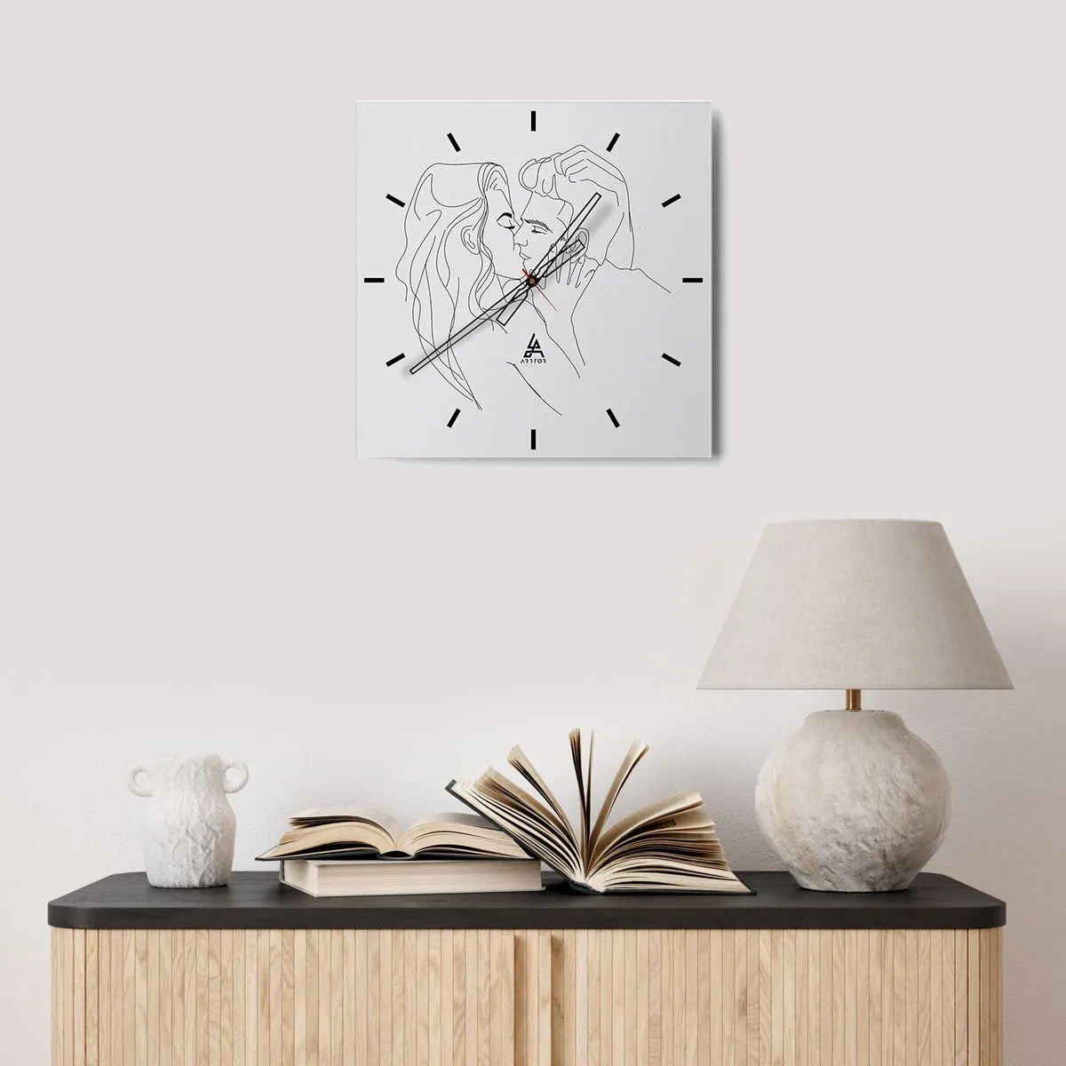 Wanduhr - Glasuhr - Die Umrisse eines sich küssenden Paares auf hellem Hintergrund - 30x30cm - Dieselbe Linie - Moderne Wanddekoration für Wohnzimmer und Schlafzimmer ARTTOR