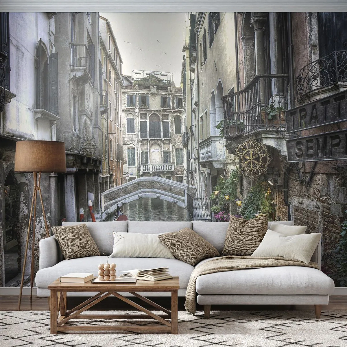 Fototapete Premium Sand - Ein malerischer Kanal in einer historischen Stadt - 100x70cm - Seit Jahrhunderten in stiller Besinnung - Moderne Wanddekoration für Wohnzimmer und Schlafzimmer ARTTOR