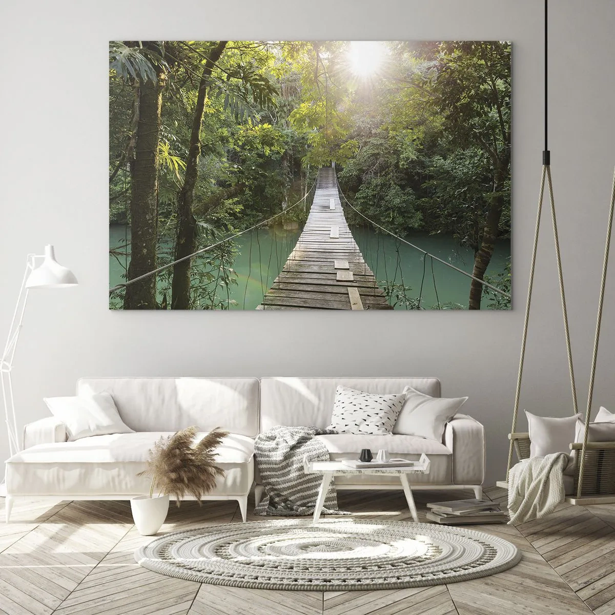 Glasbild - Bild auf glas - Eine Hängebrücke in einem tropischen Wald, beleuchtet vom Sonnenlicht. - 70x50cm - Über das azurblaue Wasser zum azurblauen Wald - Moderne Wanddekoration für Wohnzimmer und Schlafzimmer ARTTOR