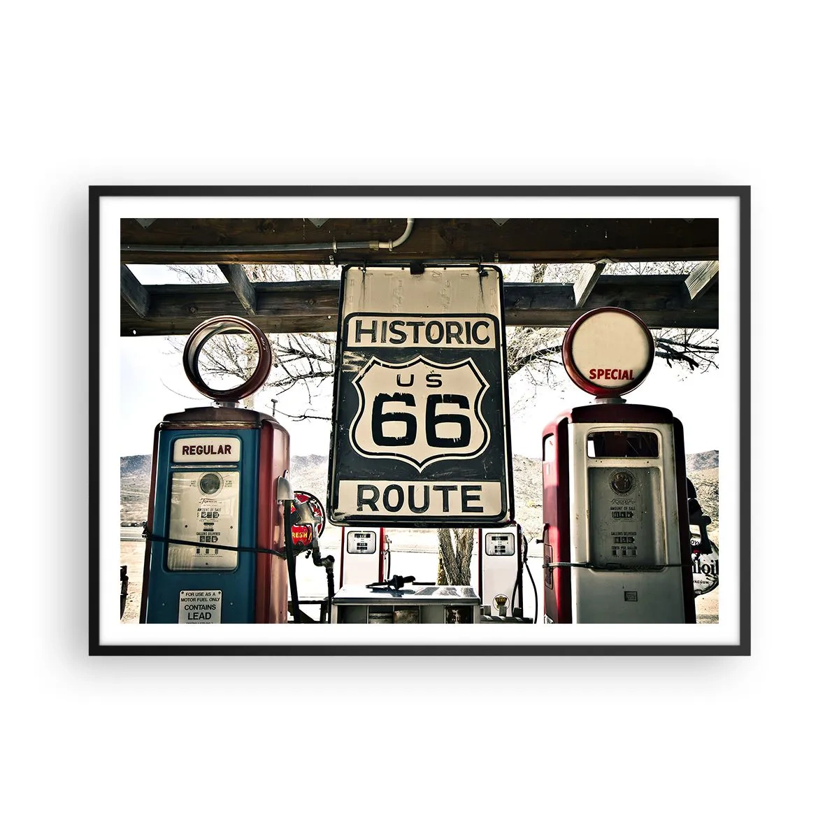 Poster in einem schwarzem Rahmen - Historische Tankstelle an der Route 66 - 100x70cm - Amerikanische Retro-Reise - Moderne Wanddekoration für Wohnzimmer und Schlafzimmer ARTTOR