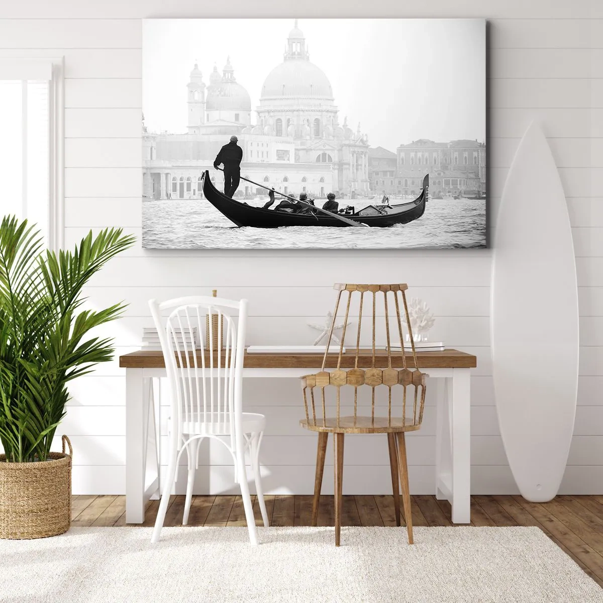 Bild auf Leinwand - Leinwandbild - Eine Gondel mit der Basilika im Hintergrund in Schwarzweiß - 70x50cm - Reise zu den Quellen der Schönheit - Moderne Wanddekoration für Wohnzimmer und Schlafzimmer ARTTOR