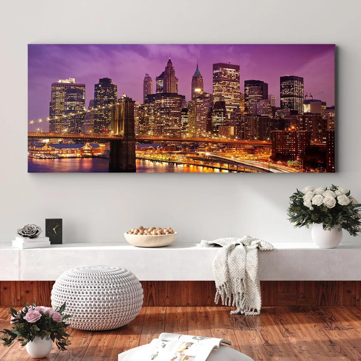 Bild auf Leinwand - Leinwandbild - Panorama der Stadt mit der Brücke im Abendlicht vor dem violetten Himmel - 120x50cm - Violett-goldenes Manhathann - Moderne Wanddekoration für Wohnzimmer und Schlafzimmer ARTTOR