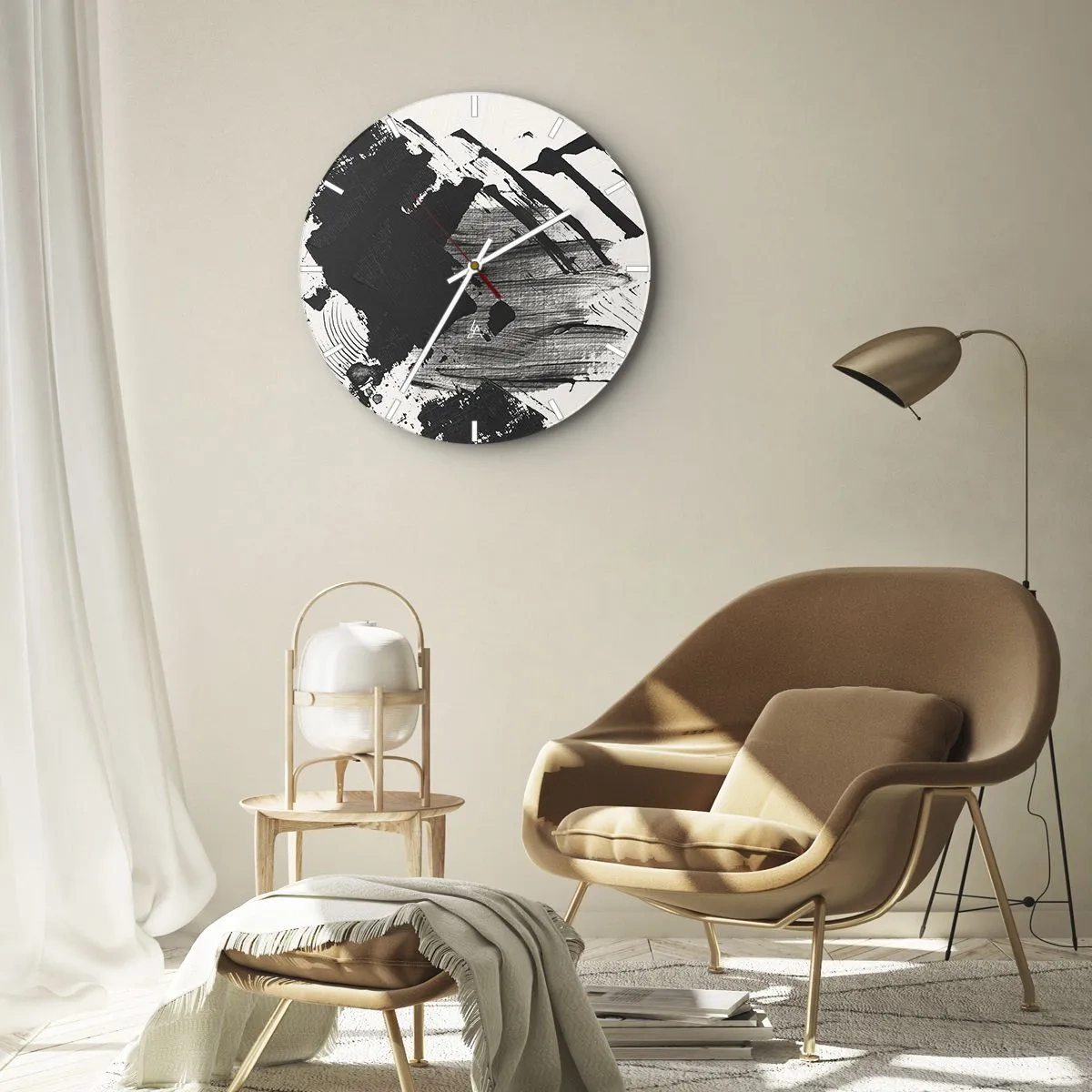 Wanduhr - Glasuhr - Dynamische Schwarz-Weiß-Abstraktion mit breiten Strichen - 30x30cm - Abstraktion – Ausdruck von Schwarz - Moderne Wanddekoration für Wohnzimmer, Küche und Schlafzimmer ARTTOR