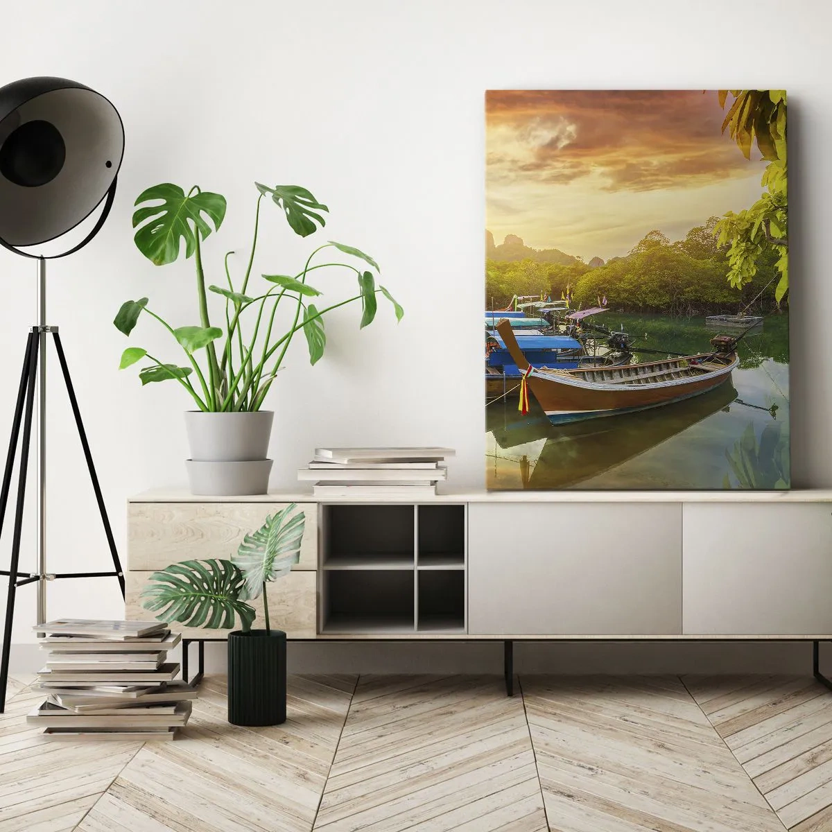 Bild auf Leinwand - Leinwandbild - Traditionelle Boote auf ruhigem Wasser bei Sonnenuntergang - 80x120cm - Vor einem anstrengenden Tag - Moderne Wanddekoration für Wohnzimmer und Schlafzimmer ARTTOR