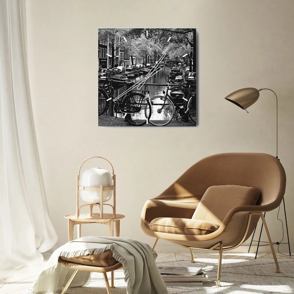 Wanduhr - Glasuhr - Kanal mit Fahrrädern in Schwarzweißfotografie - 30x30cm - Ein sehr holländischer Anblick - Moderne Wanddekoration für Wohnzimmer und Schlafzimmer ARTTOR