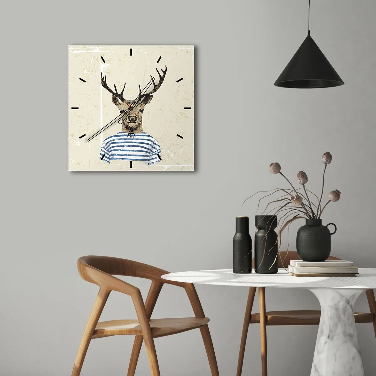 Wanduhr - Glasuhr - Ein Hirsch im gestreiften Hemd auf hellem Hintergrund mit zarter Textur - 30x30cm - Weil ich gestreifte T-Shirts mag! - Moderne Wanddekoration für Wohnzimmer und Schlafzimmer ARTTOR