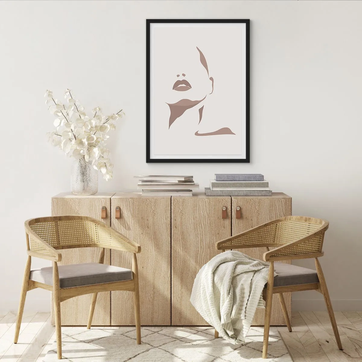Poster in einem schwarzem Rahmen - Ein minimalistisches Gesichtsporträt in Beige- und Brauntönen. - 50x70cm - Aus Licht und Schatten - Moderne Wanddekoration für Wohnzimmer und Schlafzimmer ARTTOR