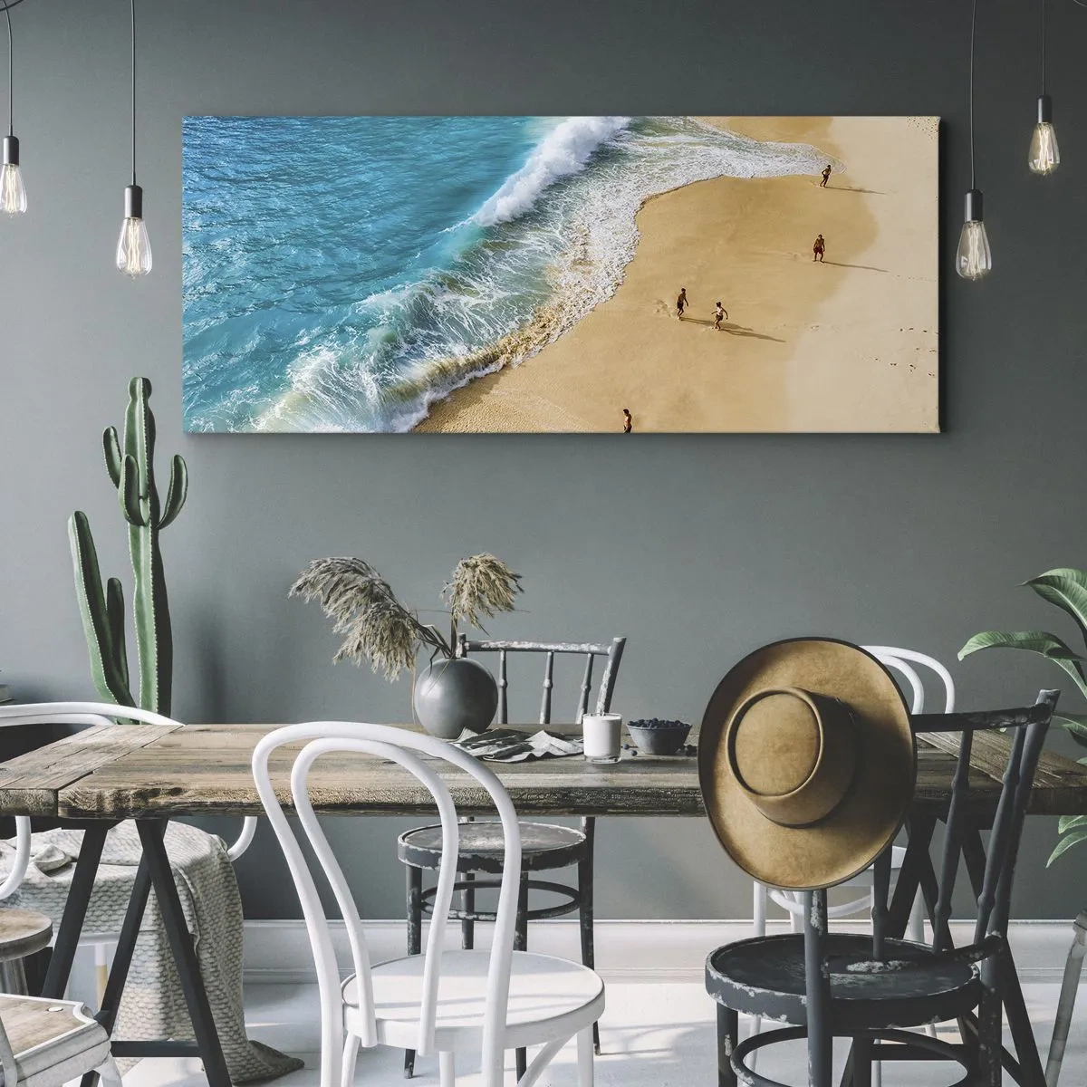 Bild auf Leinwand - Leinwandbild - Ein Strand mit türkisfarbenem Wasser und herumlaufenden Menschen - 160x50cm - Und dann die Sonne, der Strand… - Moderne Wanddekoration für Wohnzimmer und Schlafzimmer ARTTOR
