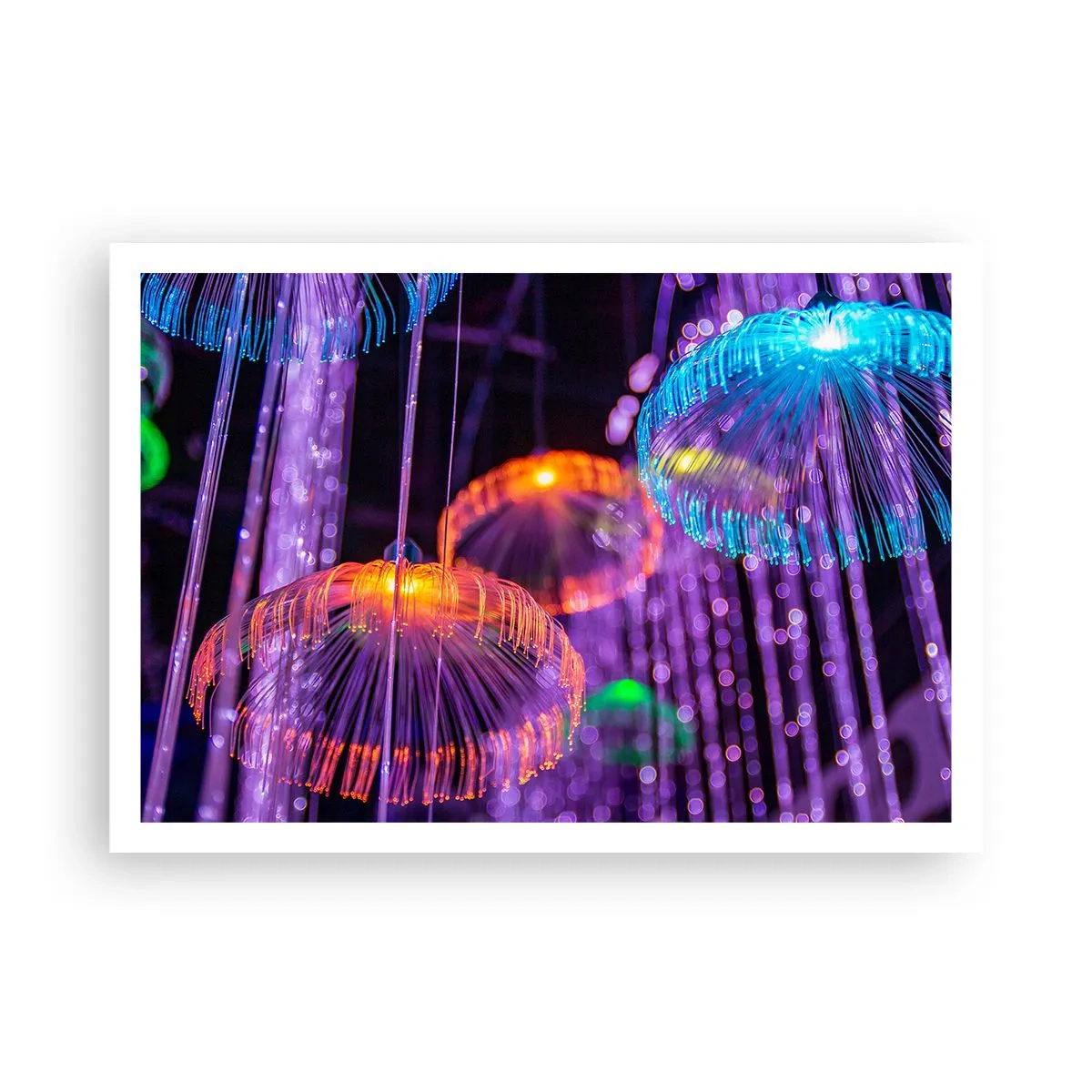 Poster - Bunte leuchtende Quallen in einer dunklen Umgebung - 100x70cm - Lichtbrunnen - Moderne Wanddekoration für Wohnzimmer und Schlafzimmer ARTTOR