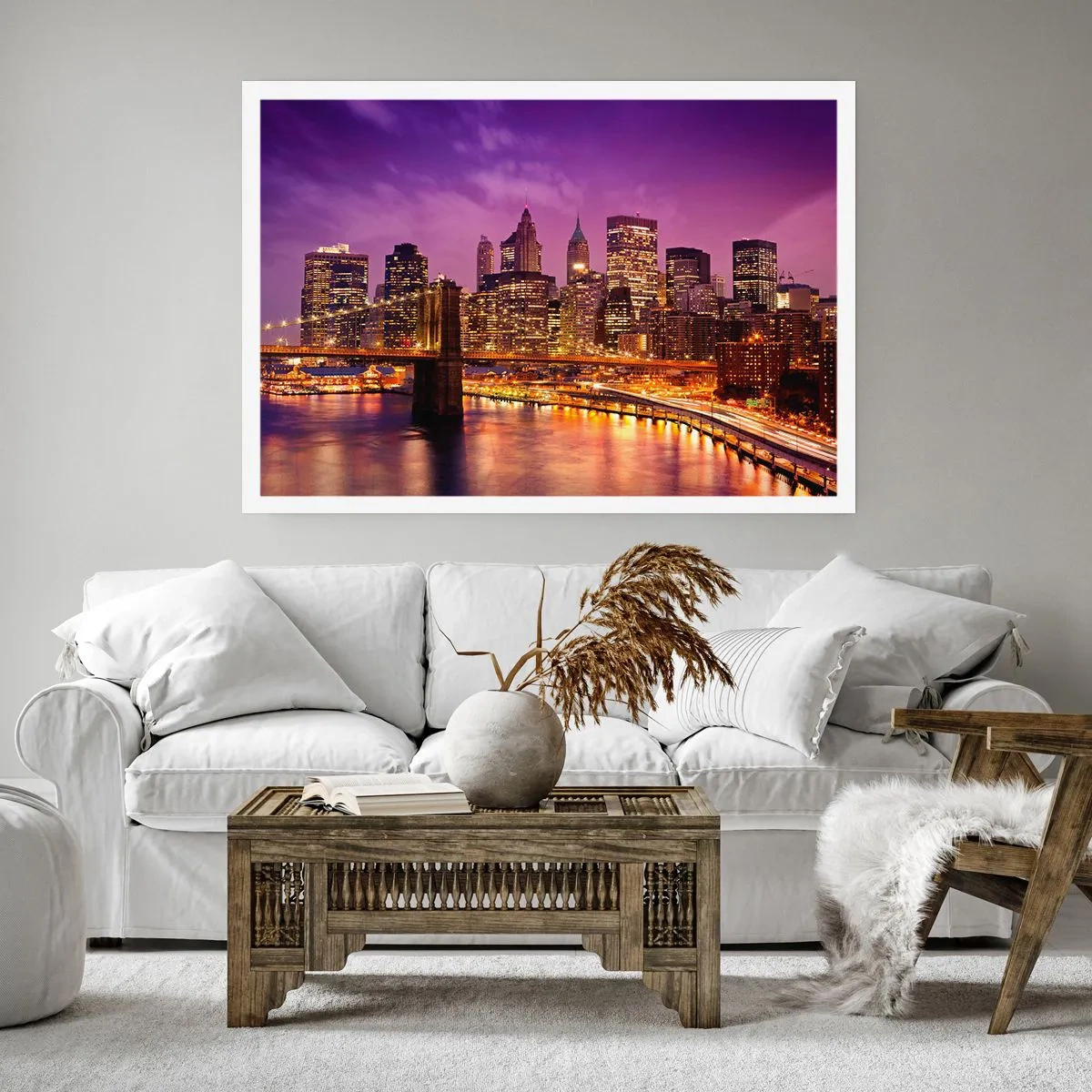 Poster - Panorama der Stadt mit der Brücke im Abendlicht vor dem violetten Himmel - 100x70cm - Violett-goldenes Manhathann - Moderne Wanddekoration für Wohnzimmer und Schlafzimmer ARTTOR