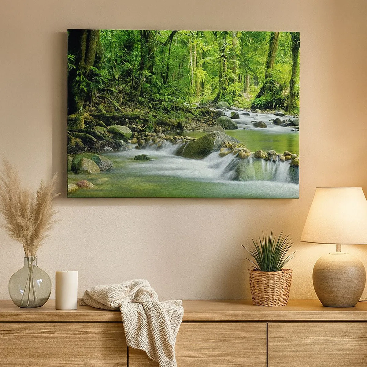 Bild auf Leinwand - Leinwandbild - Ein Bach in einem üppigen tropischen Wald - 70x50cm - Schwimmen Sie in einem Meer aus Grün - Moderne Wanddekoration für Wohnzimmer und Schlafzimmer ARTTOR