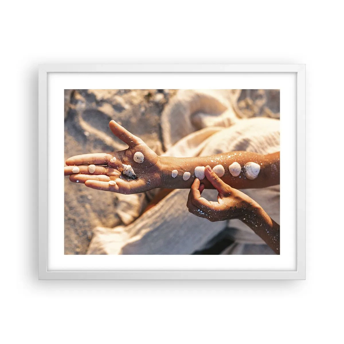 Poster in einem weißen Rahmen - Schönheit an Ihren Fingerspitzen - 50x40 cm