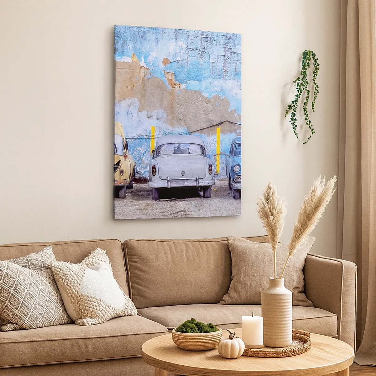 Bild auf Leinwand - Leinwandbild - Alte Autos vor dem Hintergrund einer zerstörten Mauer - 50x70cm - Treffen der Veteranen - Moderne Wanddekoration für Wohnzimmer und Schlafzimmer ARTTOR