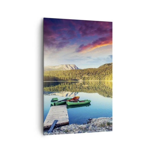 Bild auf Leinwand - Leinwandbild - Sonnenuntergang über dem See mit Booten am Pier - 80x120cm - Glatt wie ein Spiegel über dem Wasser - Moderne Wanddekoration für Wohnzimmer und Schlafzimmer ARTTOR