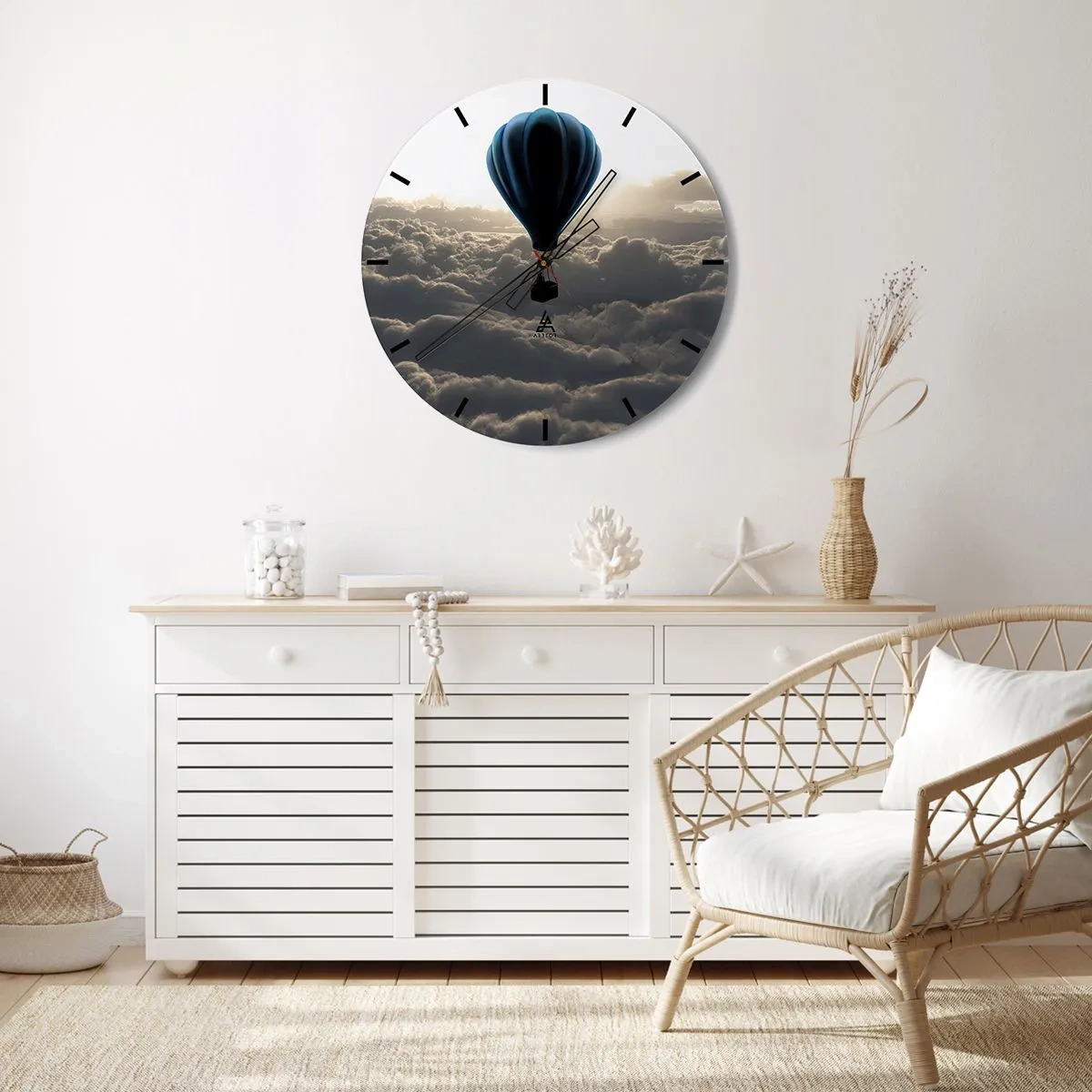 Wanduhr - Glasuhr - Ein Heißluftballon schwebt bei Sonnenaufgang über den Wolken. - 30x30cm - Ein Wanderer über den Wolken - Moderne Wanddekoration für Wohnzimmer, Küche und Schlafzimmer ARTTOR