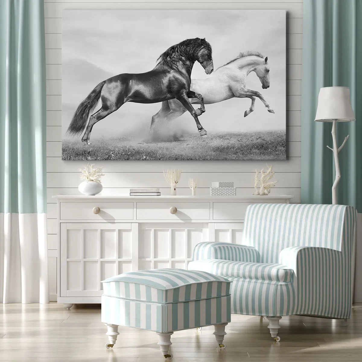 Bild auf Leinwand - Leinwandbild - Zwei galoppierende Pferde in einer dynamischen Schwarz-Weiß-Komposition - 120x80cm - Engel und Dämonen - Moderne Wanddekoration für Wohnzimmer und Schlafzimmer ARTTOR