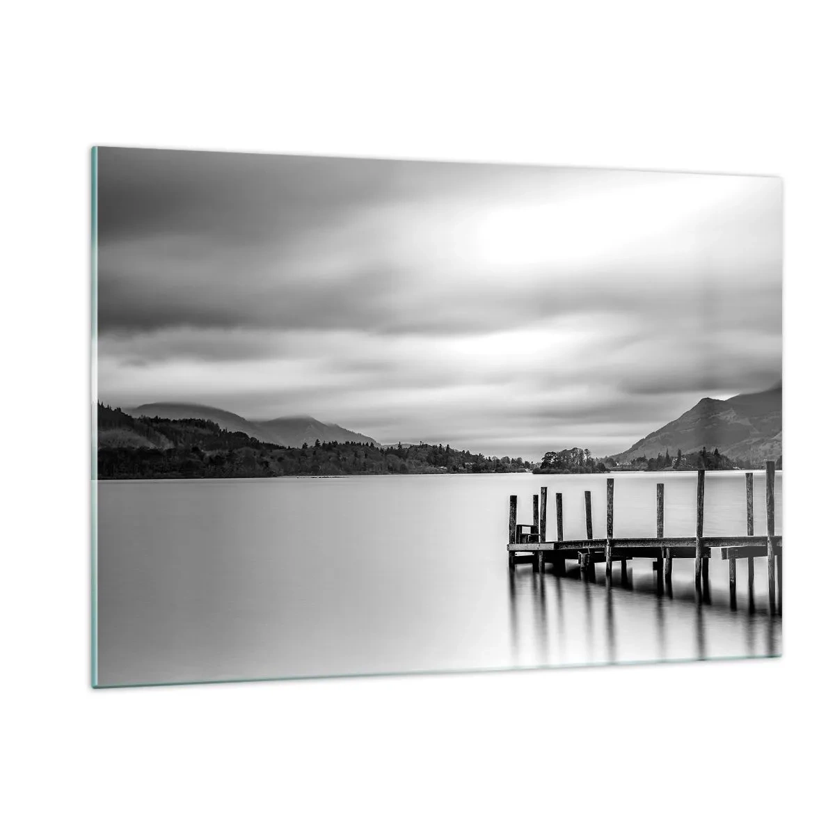 Glasbild - Bild auf glas - Schwarz-weiße Landschaft mit einem See und einem Holzsteg - 120x80cm - Milde und Kraft - Moderne Wanddekoration für Wohnzimmer und Schlafzimmer ARTTOR