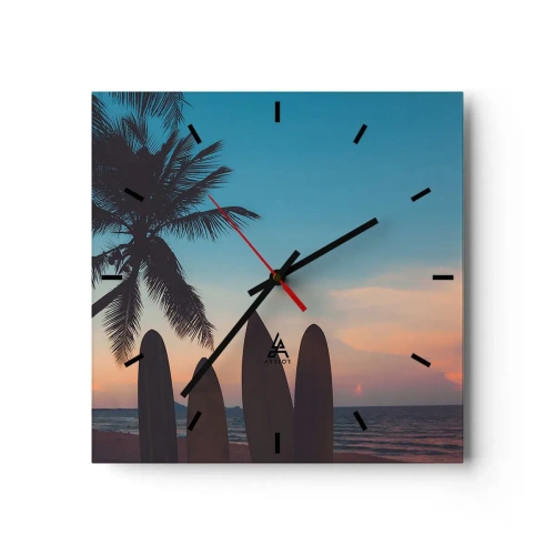 Wanduhr - Glasuhr - Surfbretter vor der Kulisse einer Palme und eines Sonnenuntergangs - 30x30cm - Morgen wird es auch lustig - Moderne Wanddekoration für Wohnzimmer und Schlafzimmer ARTTOR