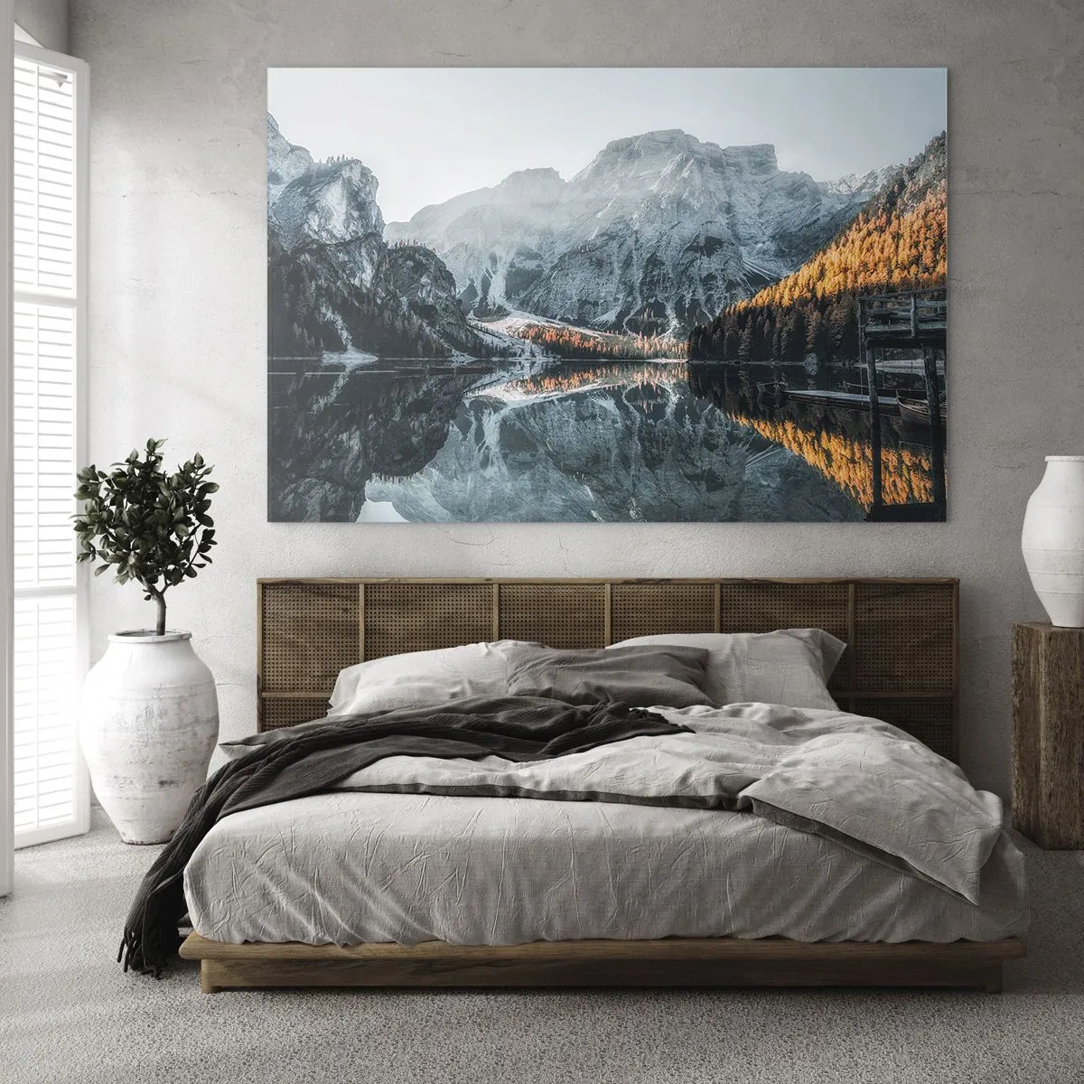 Glasbild - Bild auf glas - Eine Berglandschaft spiegelt sich in der ruhigen Oberfläche des Sees - 120x80cm - Spiegellandschaft - Moderne Wanddekoration für Wohnzimmer und Schlafzimmer ARTTOR